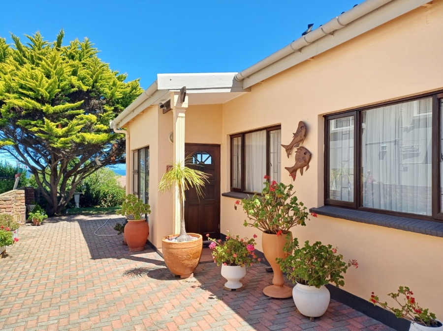 4 Bedroom Property for Sale in Reebok Western Cape